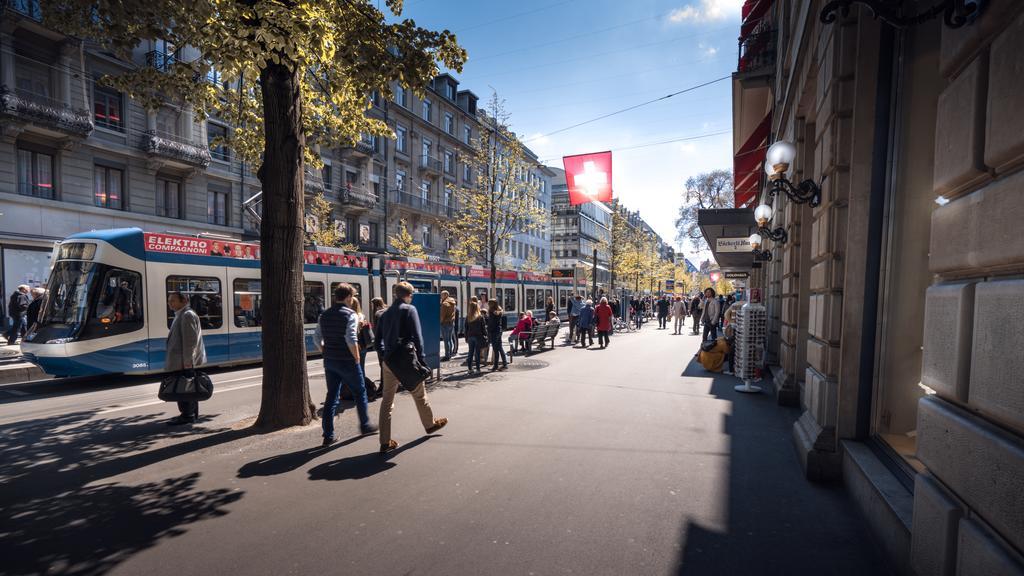 Lake Side Location Bellevue Zurich Bagian luar foto