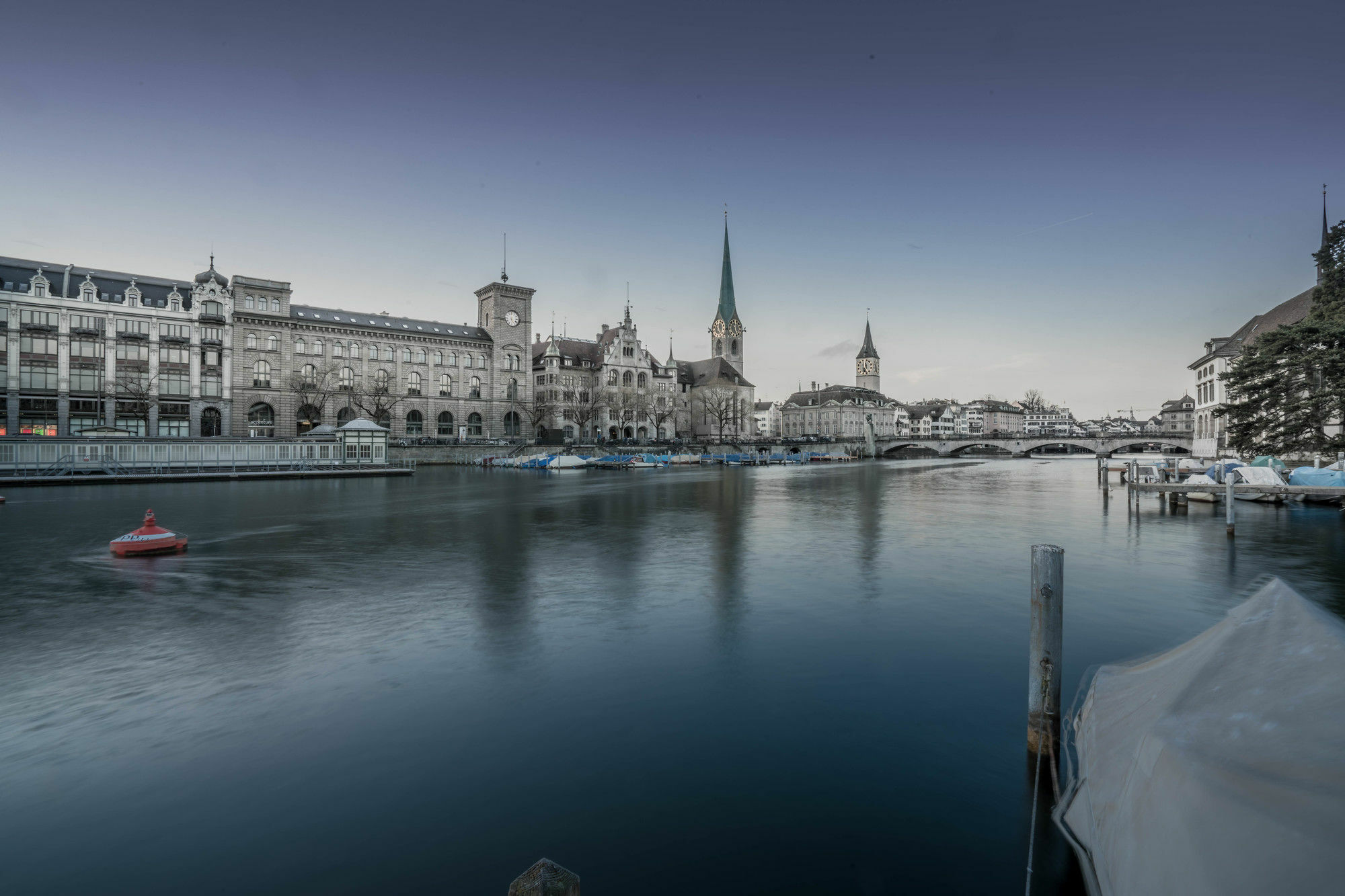 Lake Side Location Bellevue Zurich Bagian luar foto