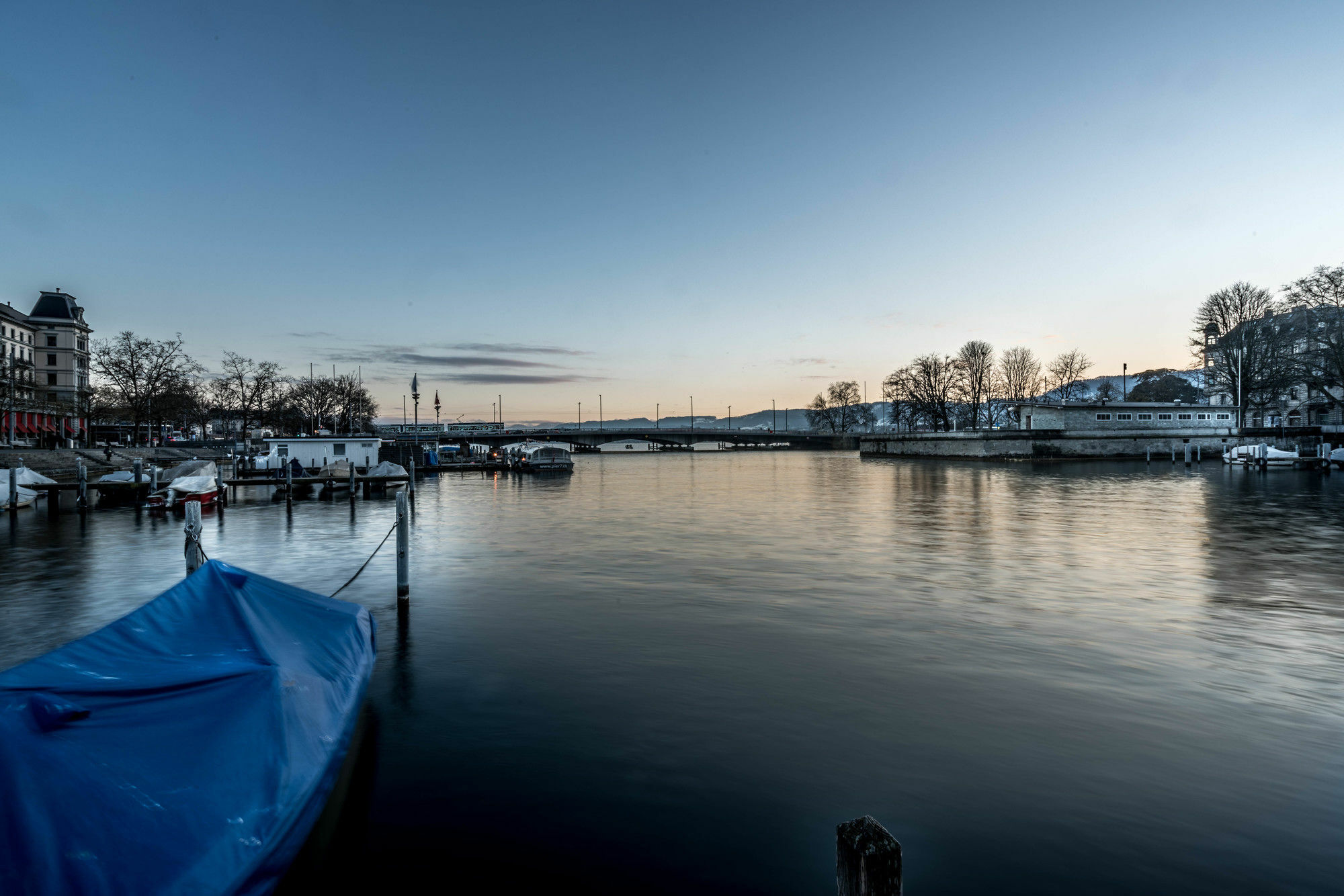 Lake Side Location Bellevue Zurich Bagian luar foto